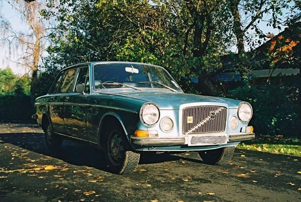 Volvo 164 offside front quarter view